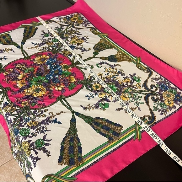 SCARF square colorful and elegant, floral print, quality polyester 31”x31” - Picture 5 of 10